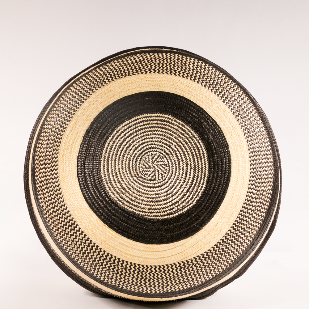 Cylindrical caña flecha puff image 1