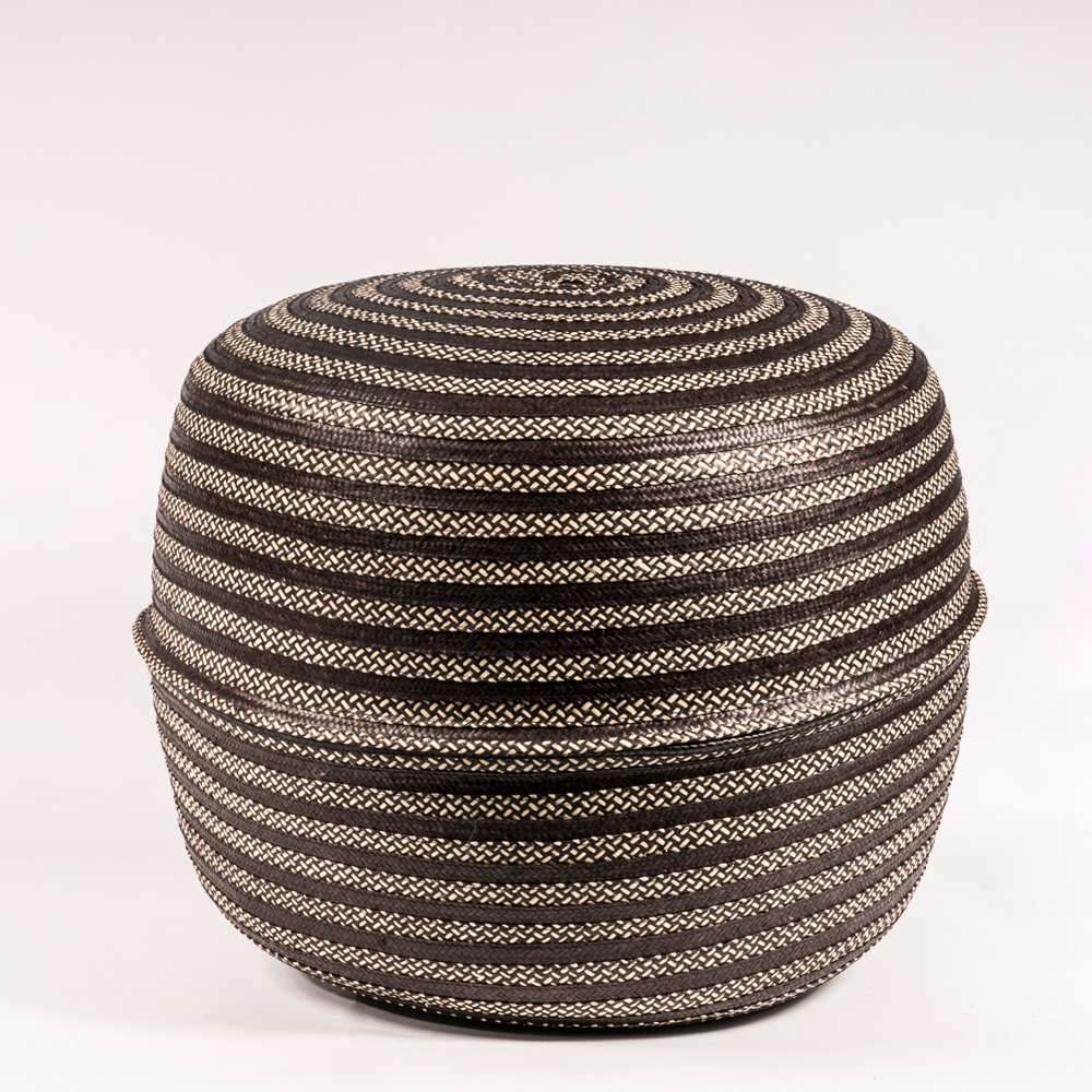 Cylindrical caña flecha puff image 2