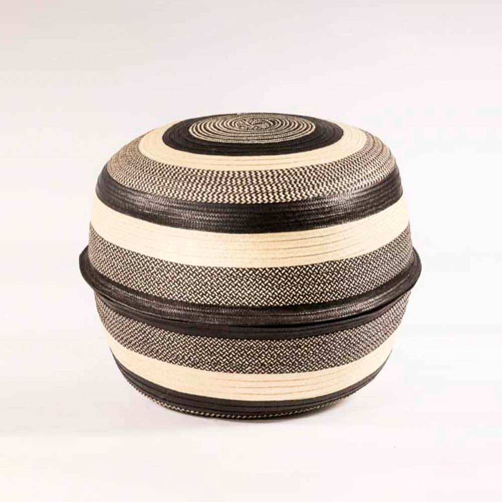 Cylindrical caña flecha puff image 0